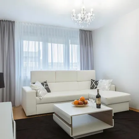 Comfy Flat In The Center. Great View. Varsó