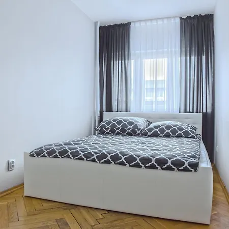 Apartamento Comfy Flat In The Center. Great View.